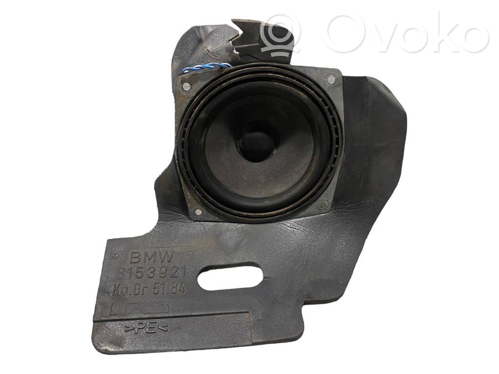 Augsto frekvenču skaļrunis (-i) priekšējās durvīs