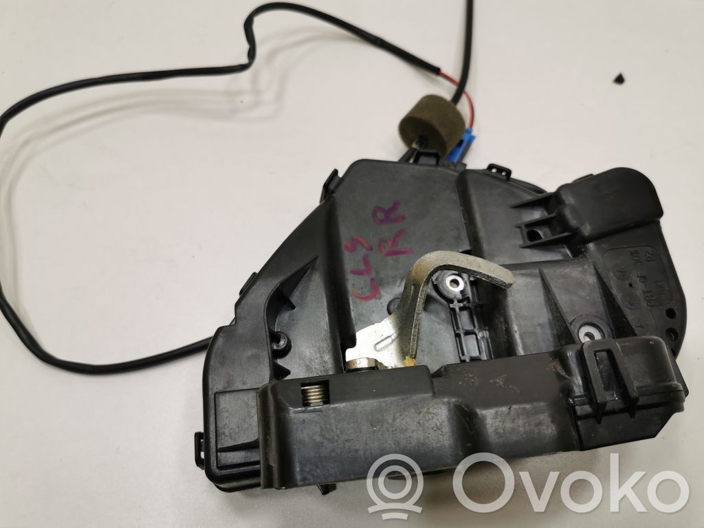 Aizmugurē slēdzene