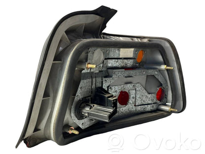 Aizmugurējais lukturis virsbūvē