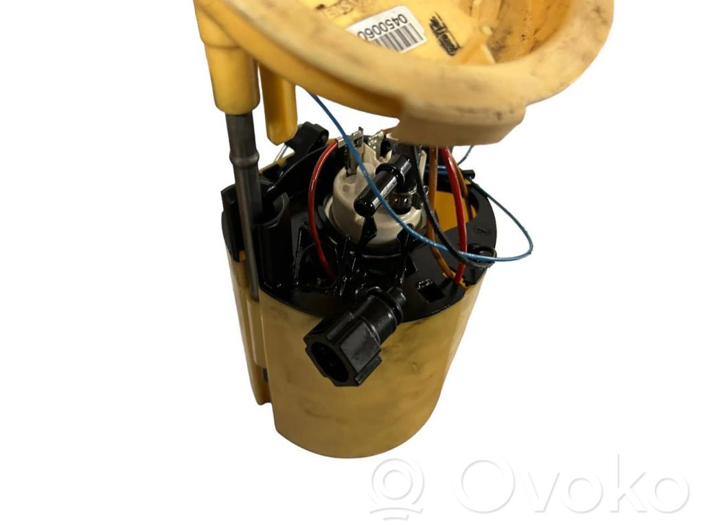 Fuel pump (in the fuel tank)