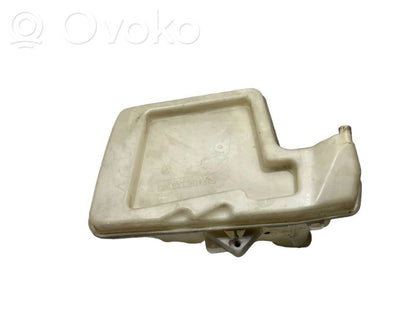 Window fluid tank