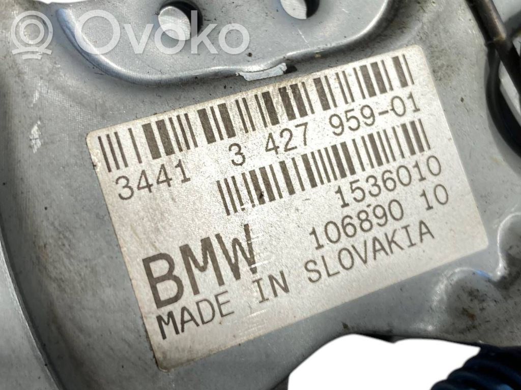 Rokas bremzes mehānisms (salonā)