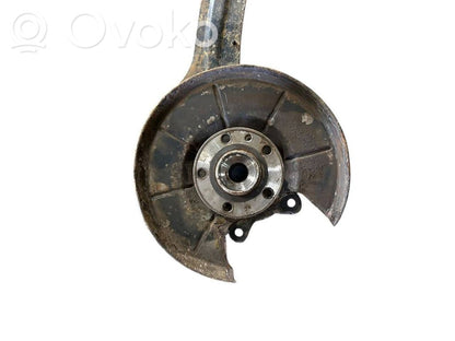 Aizmugurē riteņa rumbas vārpstas šarnīrs (stupica, capfa)