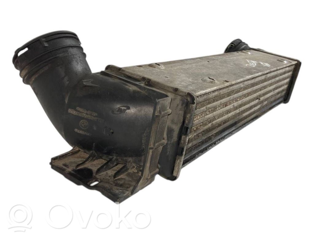 Starpdzesētāja radiators