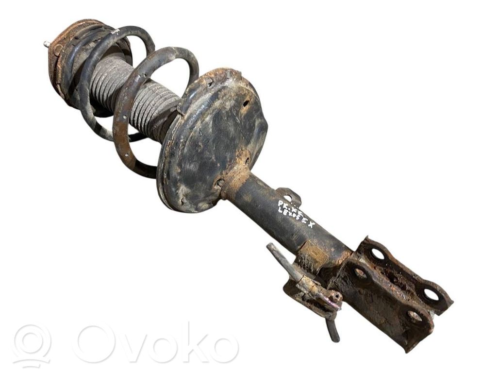 Priekšpusē amortizators ar atsperi