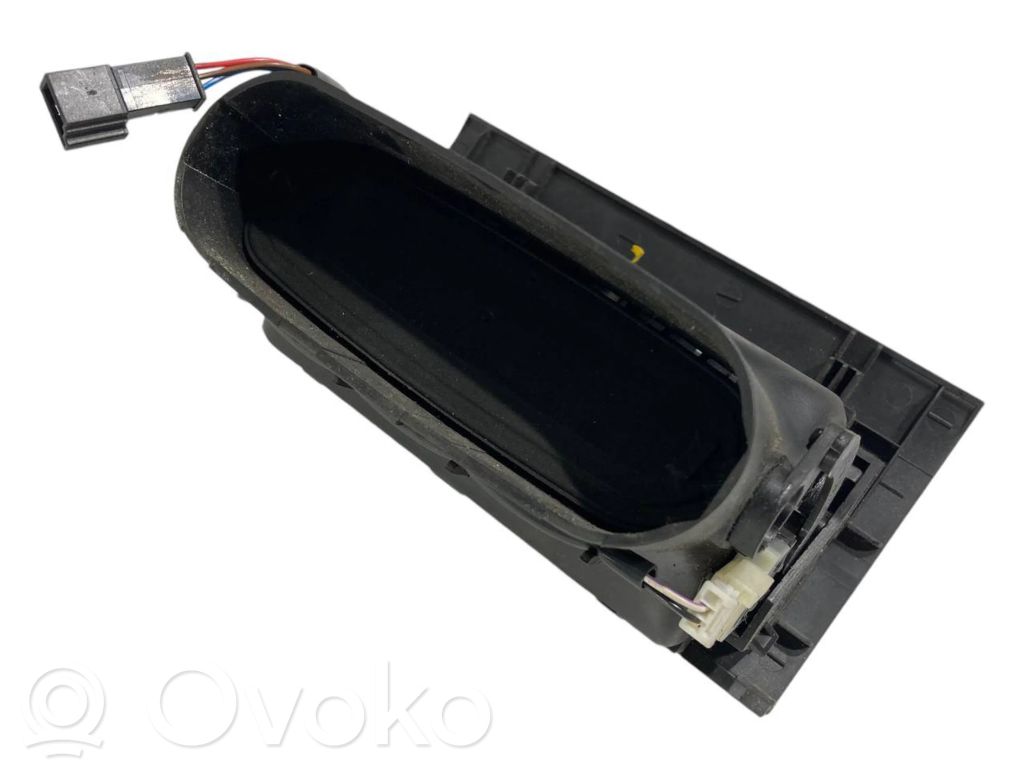 Aizmugurējā gaisa - ventilācijas reste