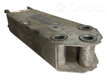 Priekšpusē bampera sastiprinājums