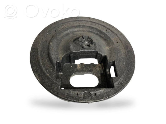 Rezerves riteņa nodalījuma dekoratīvā apdare