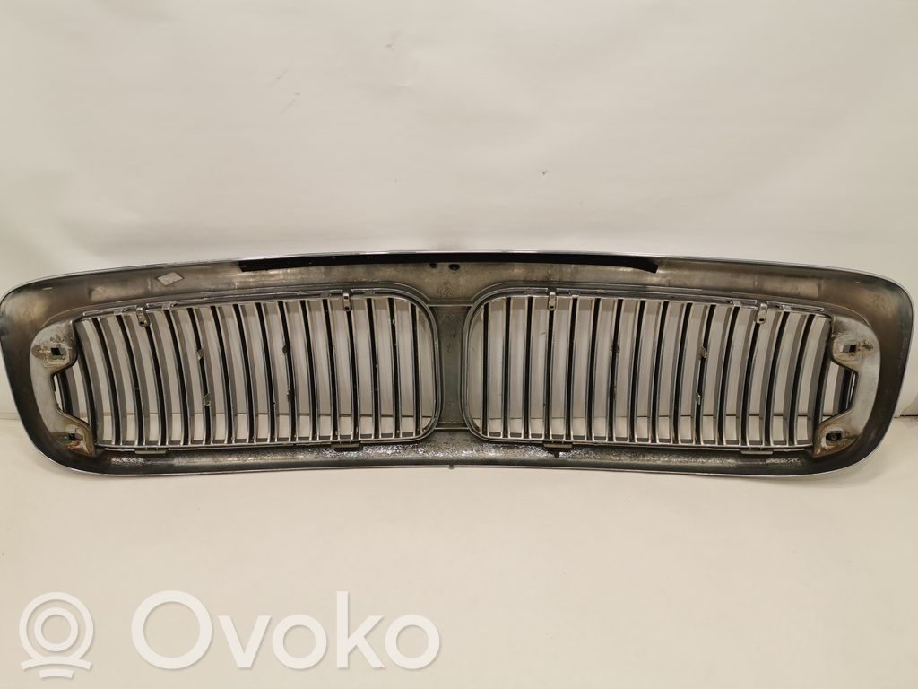 Priekšējais režģis