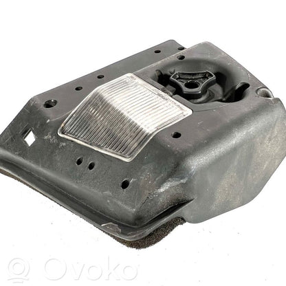 Держатель крышки заднего фонаря