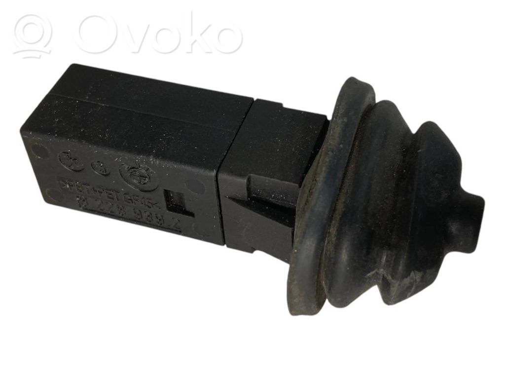 Degvielas tvertnes atvēršanas slēdzis