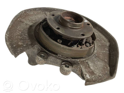 Aizmugurē riteņa rumbas vārpstas šarnīrs (stupica, capfa)