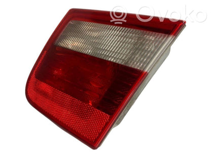 Задний фонарь на капоте