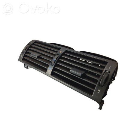 Центральная вентиляционная решетка