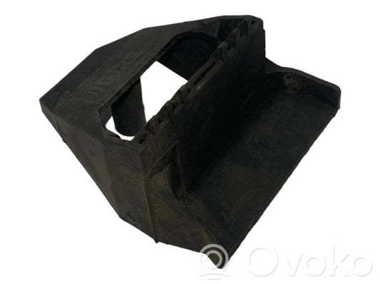 Radiator(s) holder/bracket