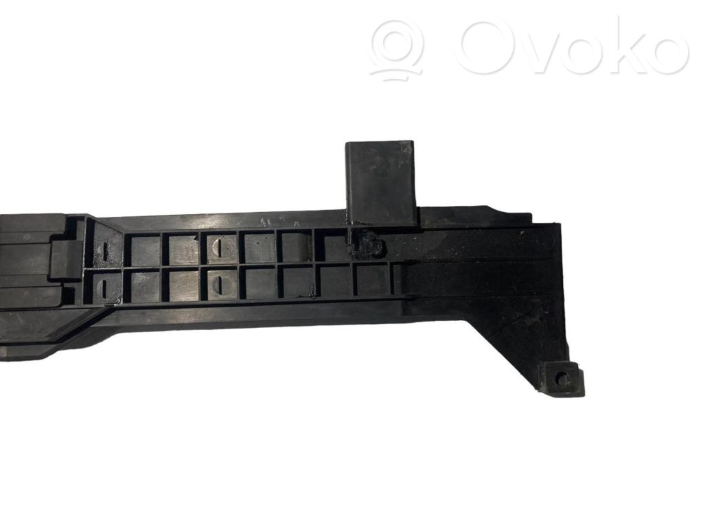 Radiatoru paneļa sānu daļa (televizors)