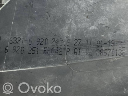 Задний фонарь в кузове