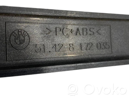 Aizmugurē durvju dekoratīvā apdare (moldings)