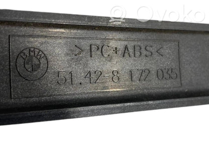 Aizmugurē durvju dekoratīvā apdare (moldings)