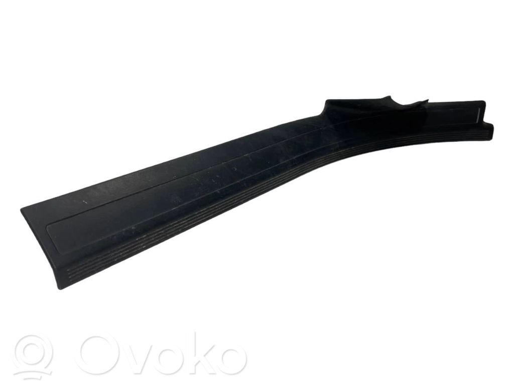 Aizmugurējā sliekšņa dekoratīvā apdare (iekšējā)