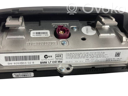 Ekrāns / displejs / mazais ekrāns