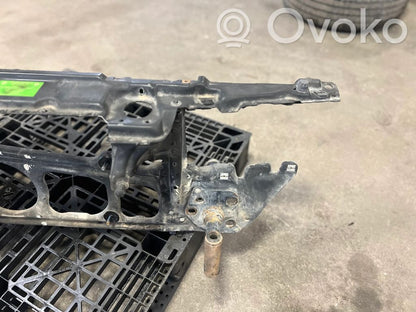 Radiatoru paneļa augšējā daļa (televizors)