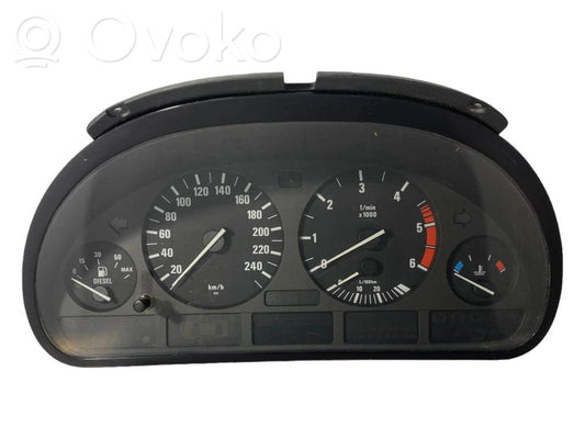 Спидометр (на панели приборов)