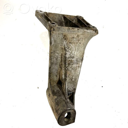 Dzinēja nostiprināšanas stiprinājums-kronšteins