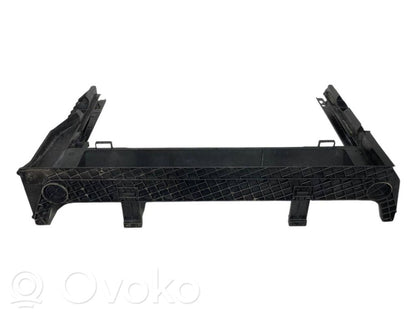 Нижняя часть радиаторной панели (телевизора)