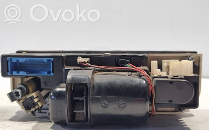 Gaisa kondicioniera / klimata kontroles / salona apsildes vadības bloks (salonā)