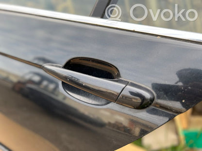 Задняя дверь