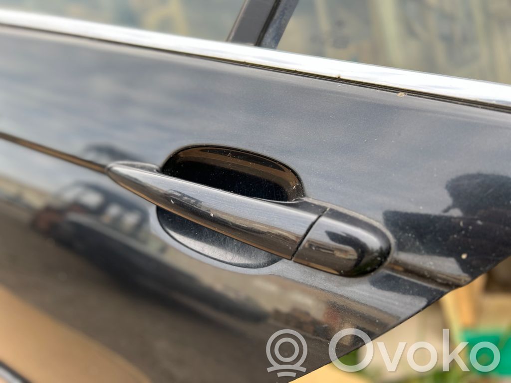 Aizmugurējās durvis