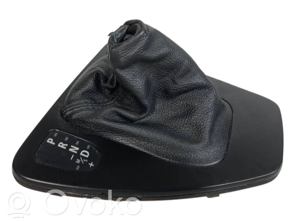 Декоративная накладка на рычаг переключения передач (пластик)