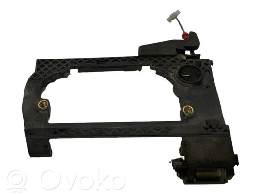 Holder/bracket for external opening handle at the front