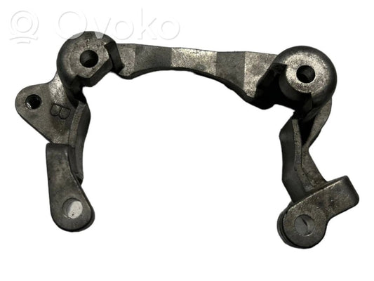 Engine mounting bracket