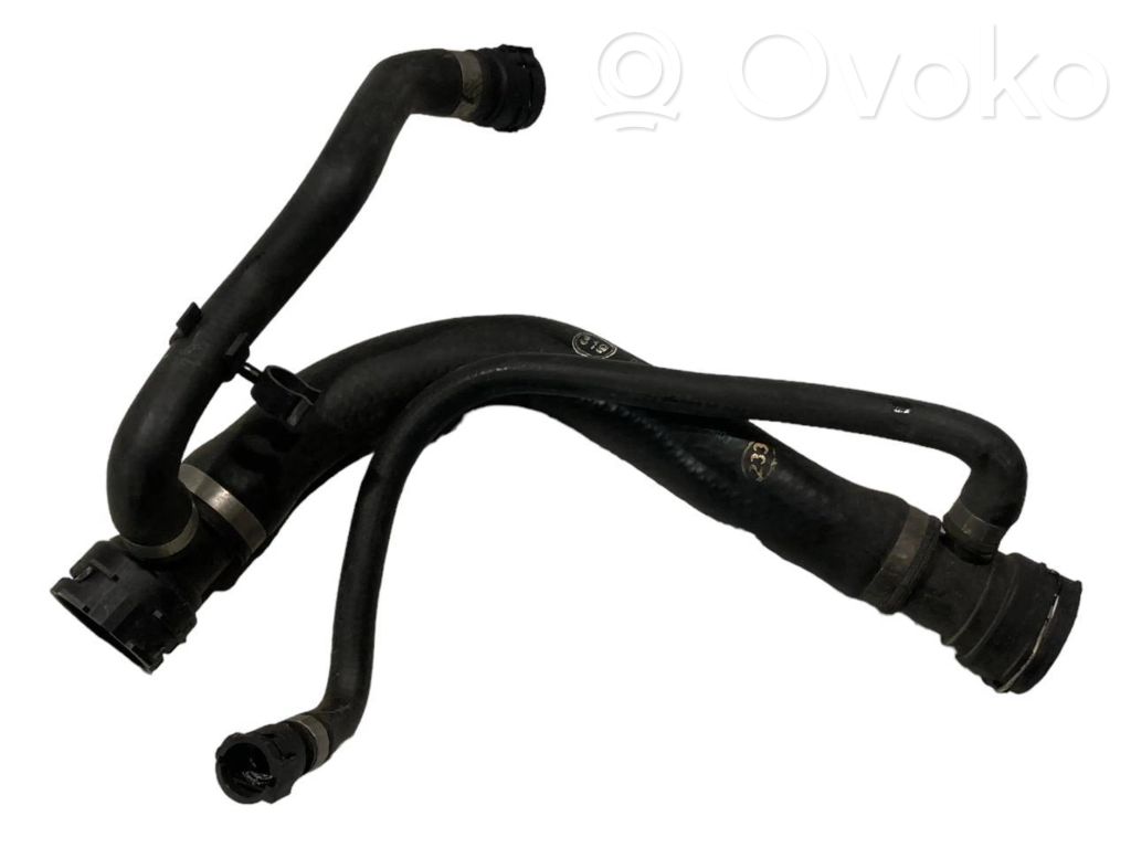 Caurulīte (-es) / šļūtene (-es)