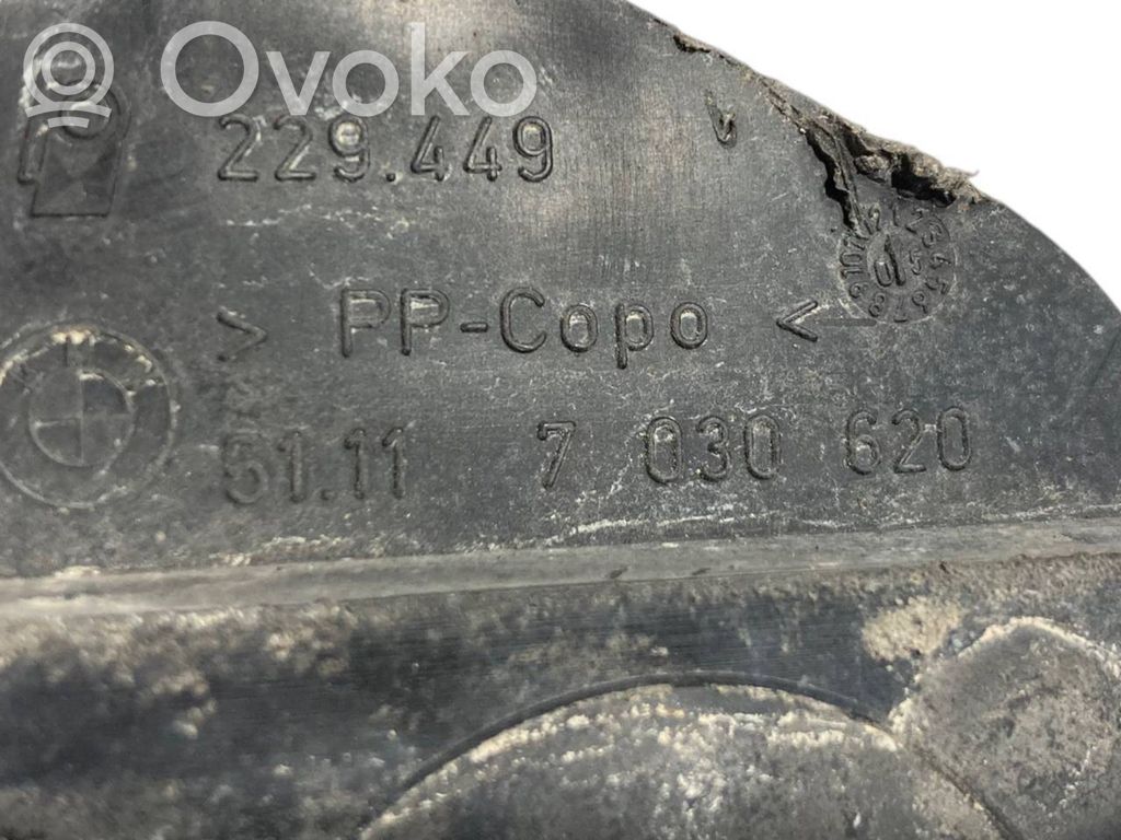 Priekšpusē bampera turētājs