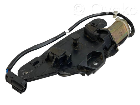 Aizmugurējā pārsega pievilcējs