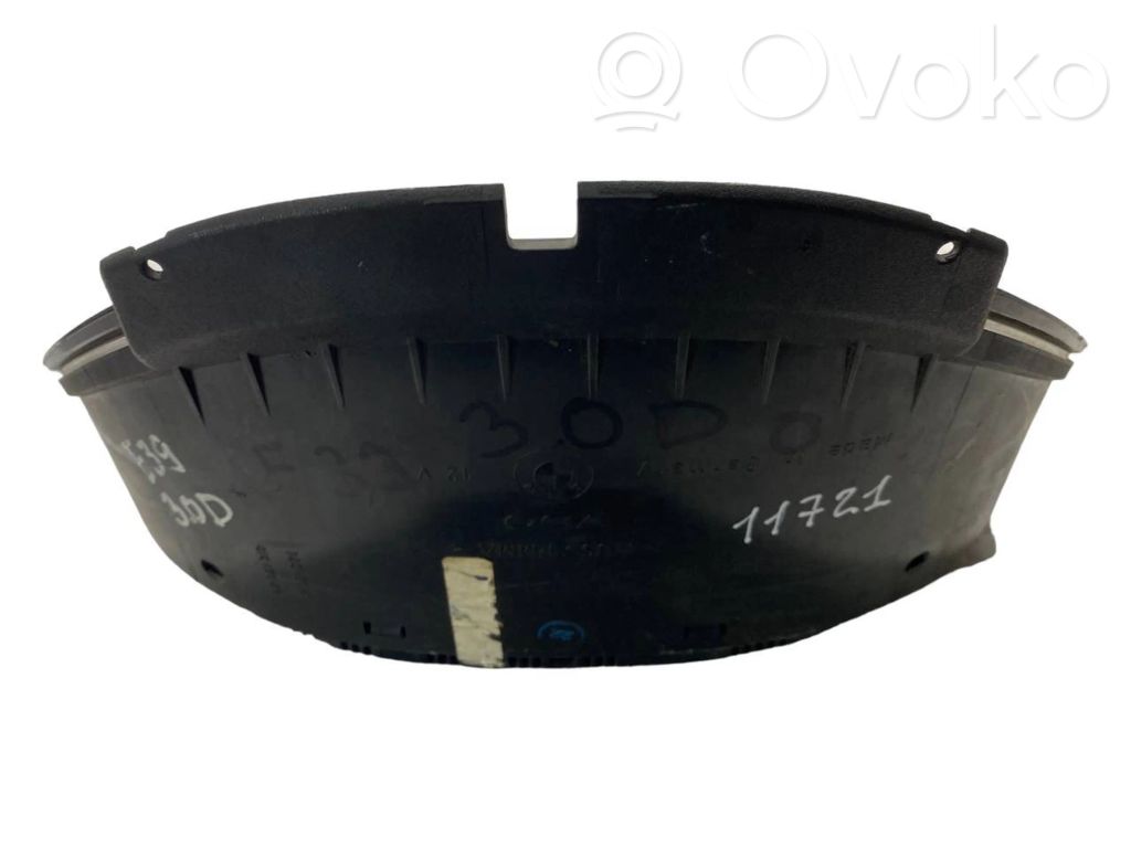 Speedometer (in the instrument panel)