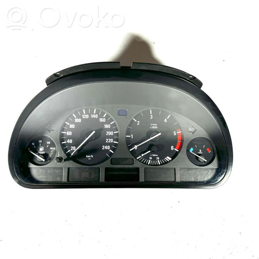 Speedometer (in the instrument panel)