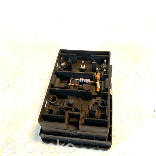 Window lift control switch(es)