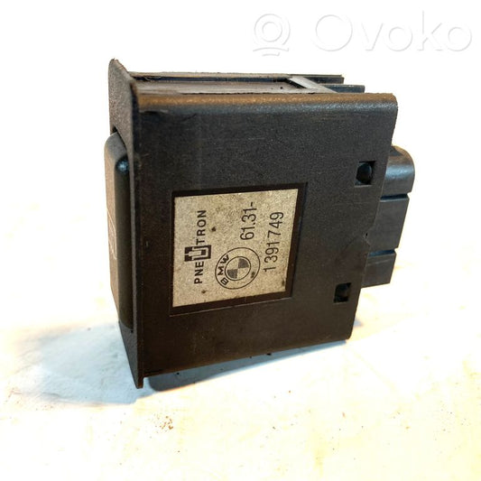 Window electric heating switch