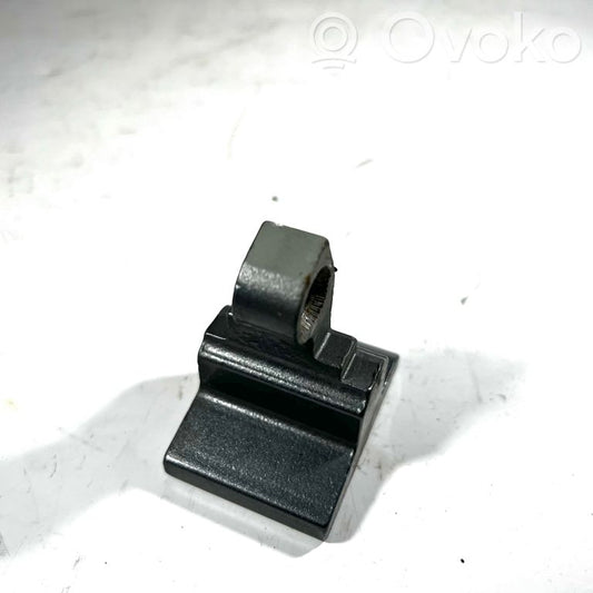 Rear upper hinge