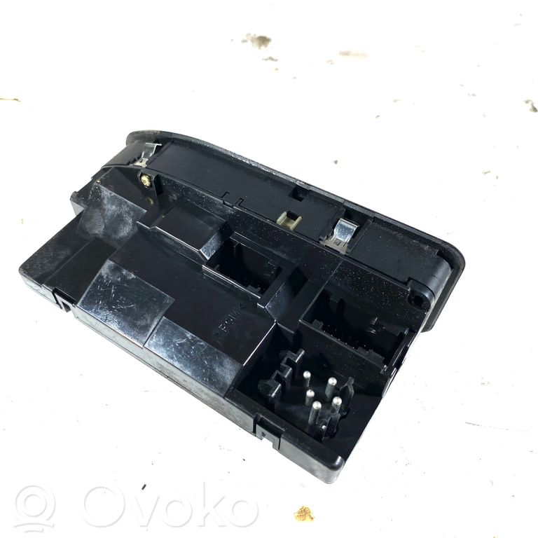 Window lift control switch(es)