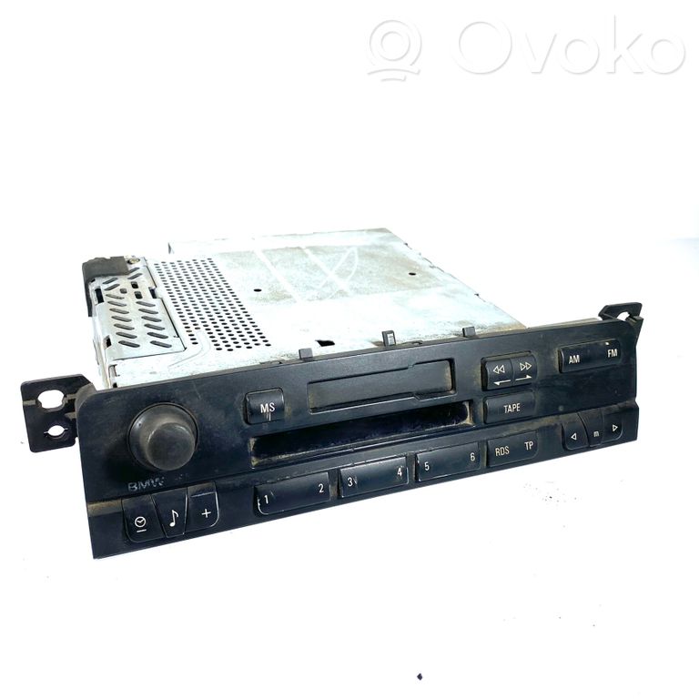 Radio / CD/DVD atskaņotājs / navigācija