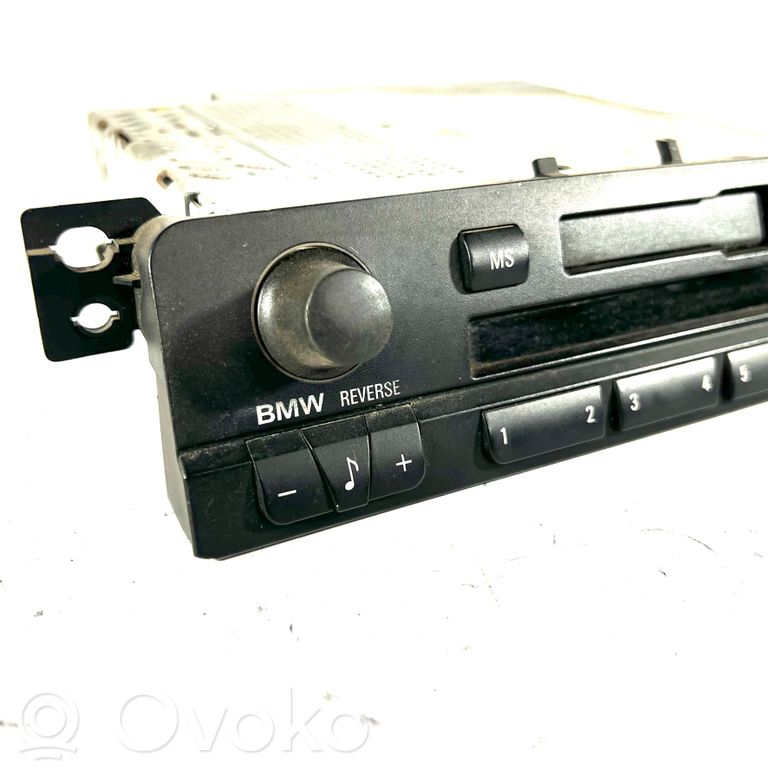 Radio / CD/DVD atskaņotājs / navigācija