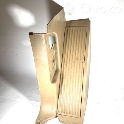 Side decorative trim for the footwell
