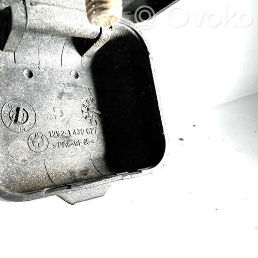 Positive wire connection assembly