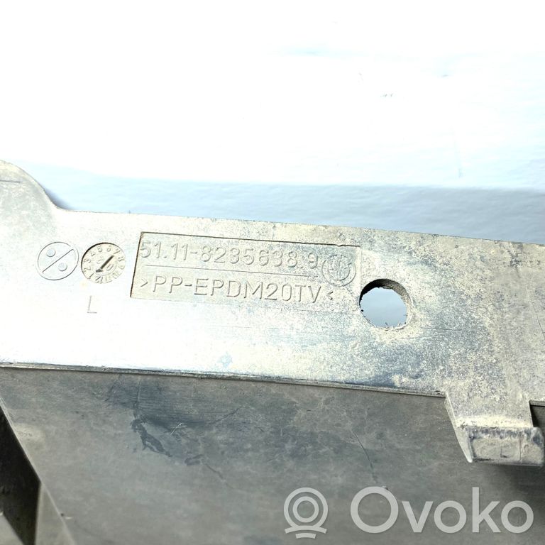 Decorative bumper trim at the front