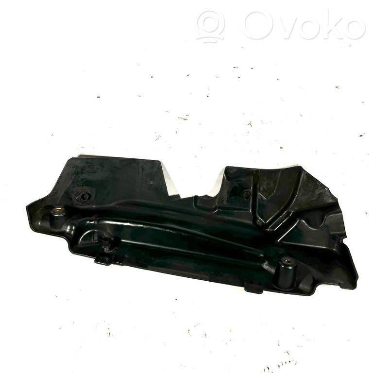 Engine cover (decorative trim)